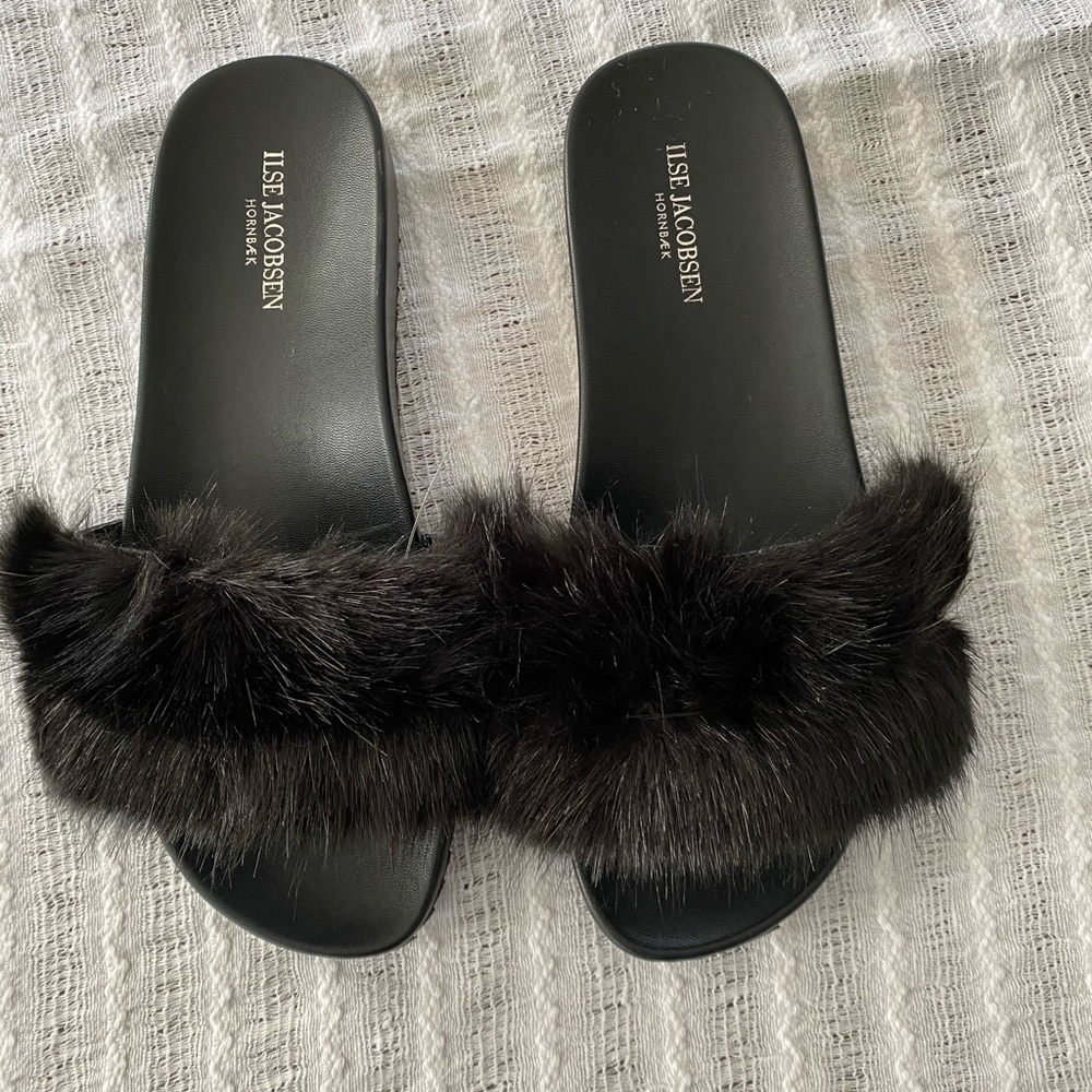 Ilse Jacobsen Black Fur Slide Sandals